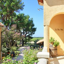 Le Clos Vitis โรงแรมในViolès