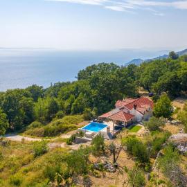 Beach Front Home In Jesenice