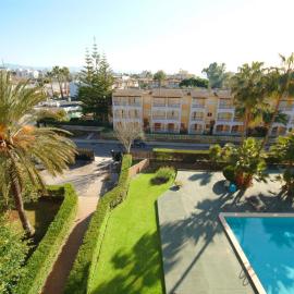 Apartamento Arcoiris, con piscina y junto a playa de Alcudia, hotel in Alcudia