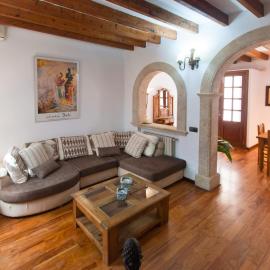 House Es Convent in Alcudia, close to beaches, hotel u gradu Alkudia