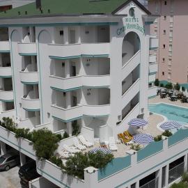 Hotel Gran Venere Beach 3s, מלון בביביונה