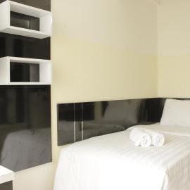Comfortable Studio Room Apartment at Stanford Jatinangor By Travelio, hotell i Sayang
