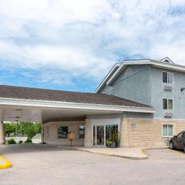 Super 8 by Wyndham Winnipeg West, hotel v destinaci Saint James