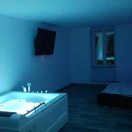 Détente sous les Côtes baignoire balnéo, hotel a Hannonville-sous-les-Côtes