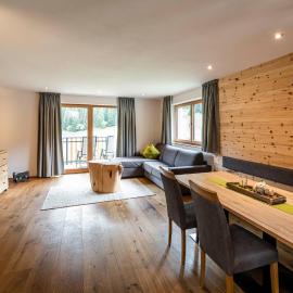 Unterlutaschg-Chalet Appartement am Hof, хотел в Slingia