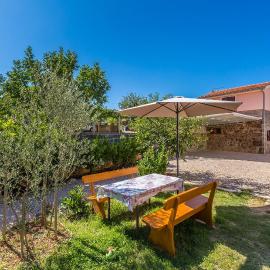 Holiday Home Vrh, hotel u Vrhu