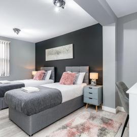 Elegant Flat Near Stonehenge, Amesbury Town Centre Smart TVs Netflix FREE PARKING, hotel a Amesbury