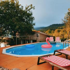 Casa Rural Area con piscina، فندق في غوندومار