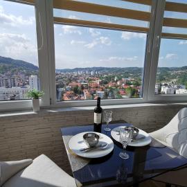 Luxury Apartment with a stunning view, FREE parking, hotell i Tuzla