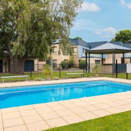 Sea Breeze - with solar heated pool in the complex