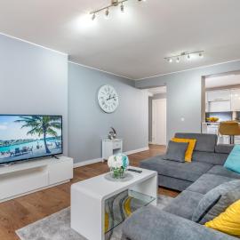 Large - Near Stonehenge - Free Parking - Sleeps 6 - Netflix - Smart TV's By Teza Homes Serviced Accommodations: Amesbury şehrinde bir otel