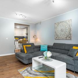 Large Apartment Near Stonehenge Amesbury Town Centre Smart TVs Netflix FREE PARKING, hotel a Amesbury