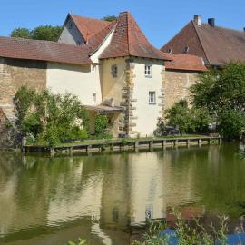 Ferienhaus der Seeweiherturm, Hotel in Weißenburg in Bayern