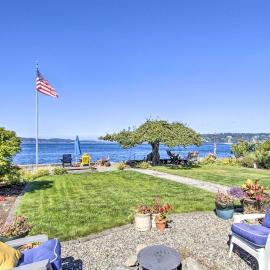 Fire Pit, Views & Beach Access: Waterfront Escape!, hotel din University Place