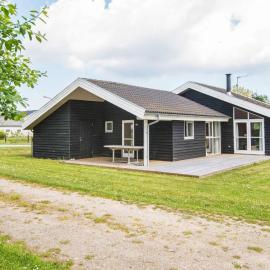 8 person holiday home in Sydals, hotel in Sarup