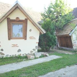 Kuća za odmor ''S'', hotel in Mladenovo