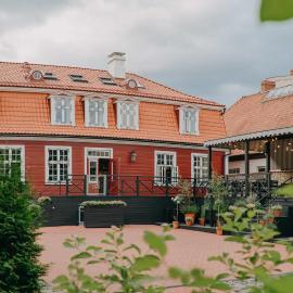 Vanadziņa māja, viešbutis Cėsyje
