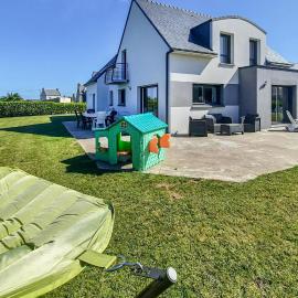 Holiday Home Lilia Plouguerneau With Sea View 02, hotel in Lilia