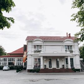 Hotel Aristocrat, hotel u gradu Černivci