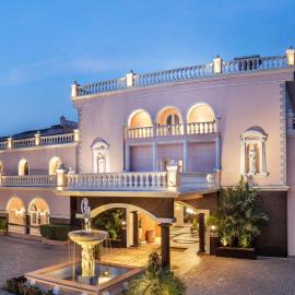 Club Mahindra Emerald Palms, Goa, hotell i Varca