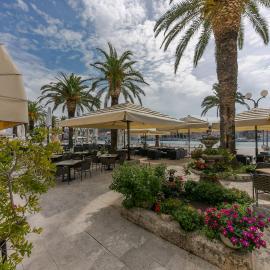 Hotel Concordia، فندق في تروغير