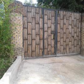 Plastic Bottles House, hotel v destinaci Entebbe