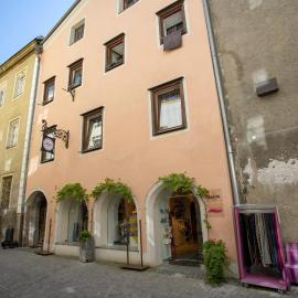 Traditional Old Town Apartment