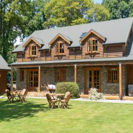 Wanaka Homestead Lodge & Cottages, hotel in Wanaka