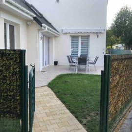 Gîte vickie, hotel v destinaci Livry