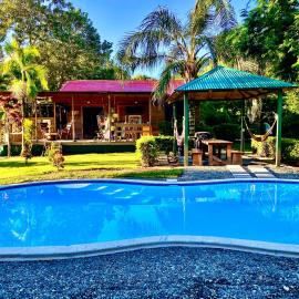 Uvita Oasis Retreat with Villa Apt Bungalows Cabin