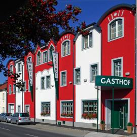 Hotel Restaurant Wallner I contactless check-in: St. Valentin şehrinde bir otel