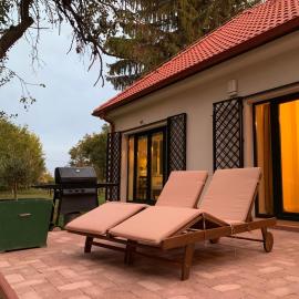 Luxury Cottage by Little Danube - Pista & Magduska, hotel u gradu Čierna Voda