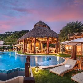 Mukul Resort, hotel v mestu Tola