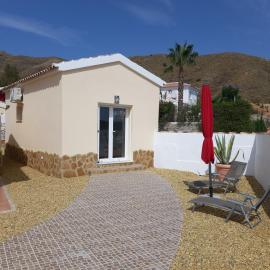 Los Torres Casa Lindsay، فندق في Arboleas