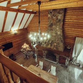 Candle House, hotel sa Padure