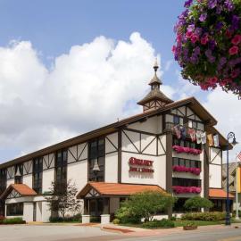 Drury Inn & Suites Frankenmuth โรงแรมในแฟรงเกนมูธ