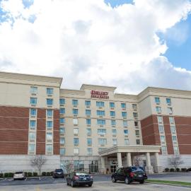 Drury Inn & Suites Cincinnati Sharonville, hotelli kohteessa Sharonville
