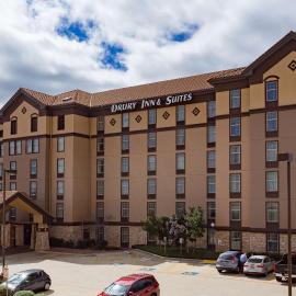 Drury Inn & Suites San Antonio North Stone Oak, хотел в Сан Антонио