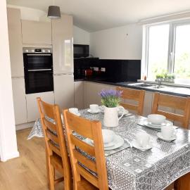 Ogof Aberporth, hotel in Aberporth