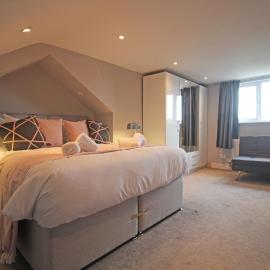 Queens Road - Luxury Spacious Home in Chester, hotel u gradu Christleton