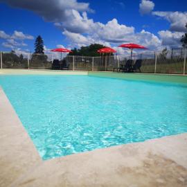 Camping Domaine de Mepillat, hotel v destinaci Saint-Nizier-le-Bouchoux
