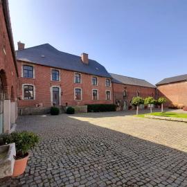 B&B at Haras Petit-Hallet, hotel a Hannut