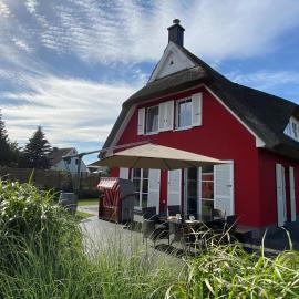 Fischer's Ferienhaus Rügen mit Sauna und Kamin, hotel u gradu 'Ummanz'