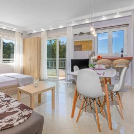 4. Sea view luxury suite for 4 in Rhodes centre!