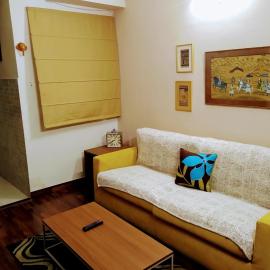 Independent Charming Studio with balcony Urban view