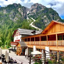 Alpin Natur Hotel Brückele, hotel u gradu Braies