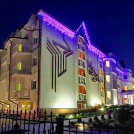 VICTOR Hotel Resort & SPA, מלון בטרוסקבץ