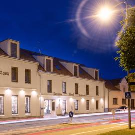 Wine & Wellness hotel Besední dům, hotel ve Valticích