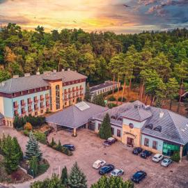 4 Pory Roku Resort Sauna & Spa, hotel em Bąkowo