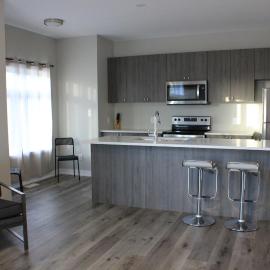 Boardwalk Homes - Executive Townhomes, хотел в Кичънър